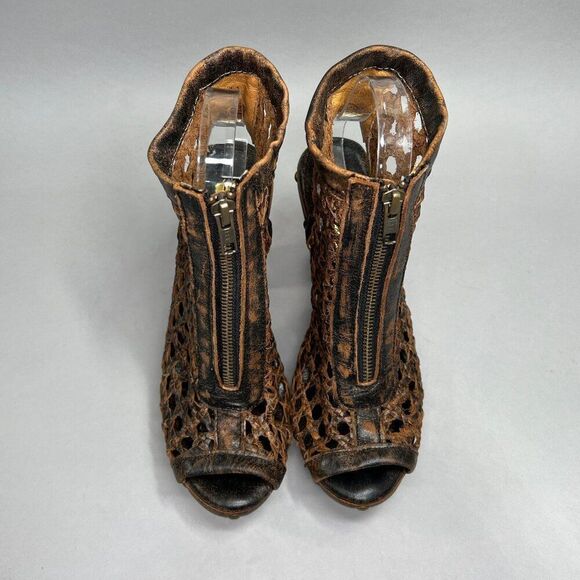 Sbicca Women's Size 7 Brown Woven Leather Front Zip Block Heeled Ankle Booties - Picture 3 of 11